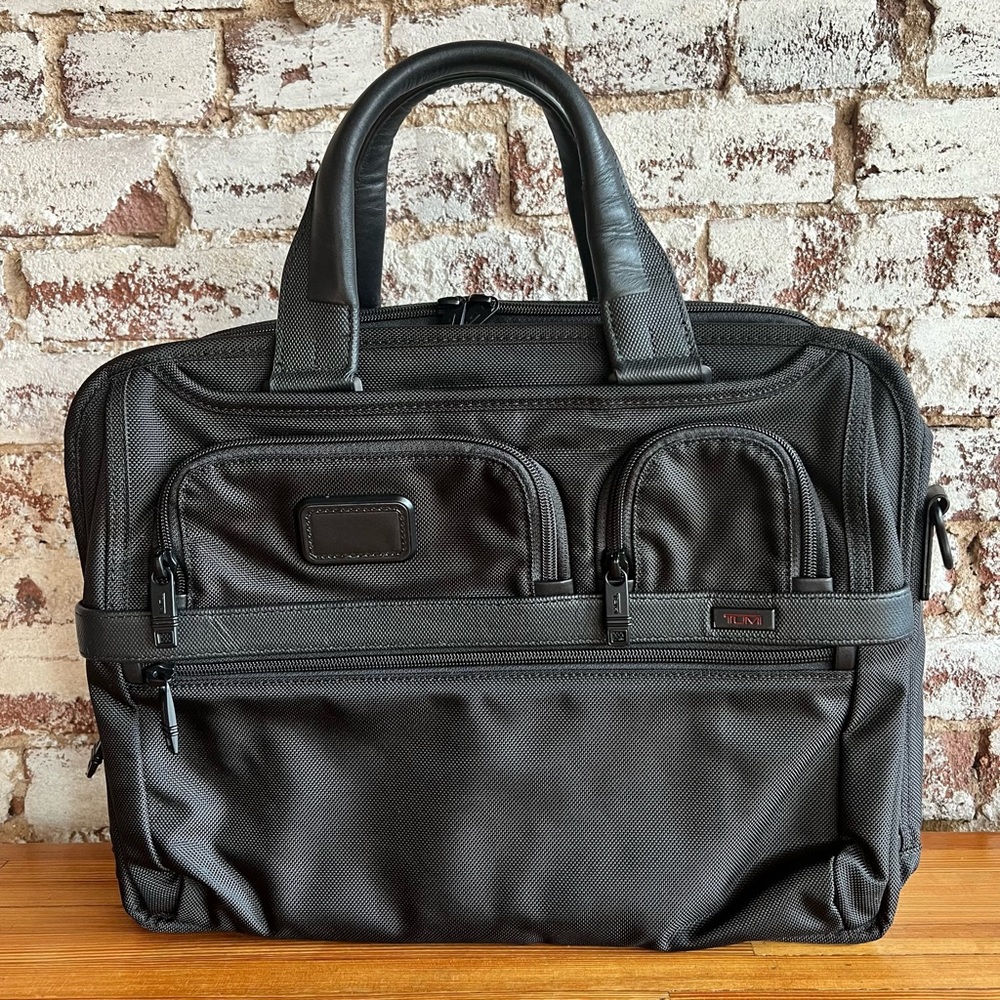 Tumi Black Alpha 2 FXT T-Pass Expandable Laptop Brief